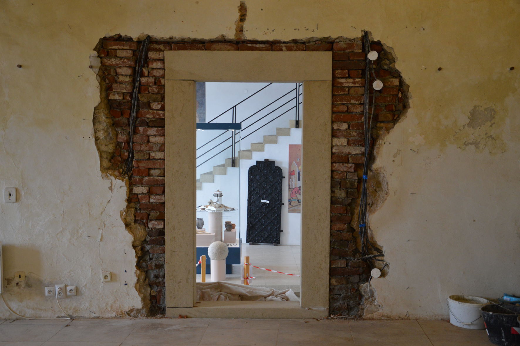 Portál po zamurovaní