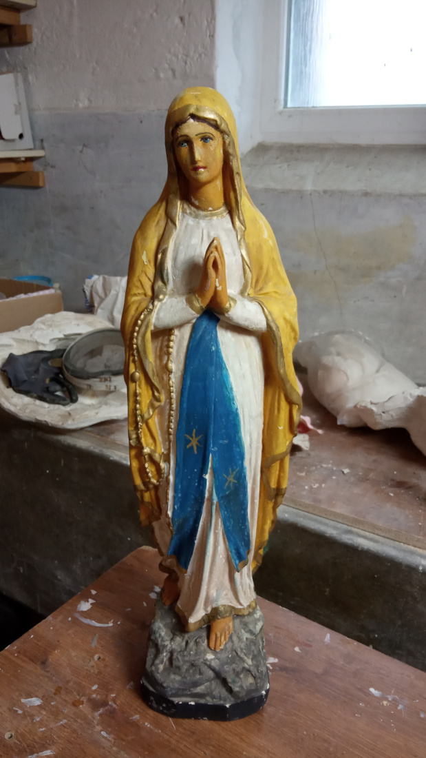Panna Mária Lurdská stav pred obnovou