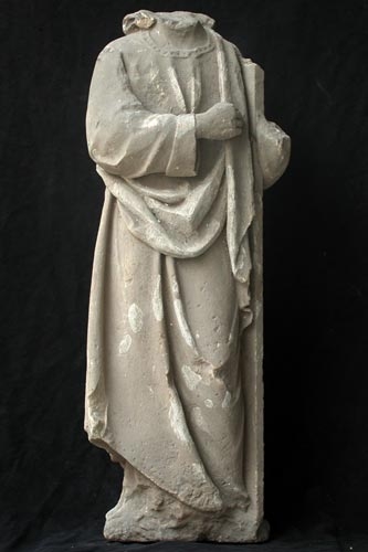 Reštaurovanie  kamennej sochy neznámeho svätca, 2004, stav pred reštaurovaním