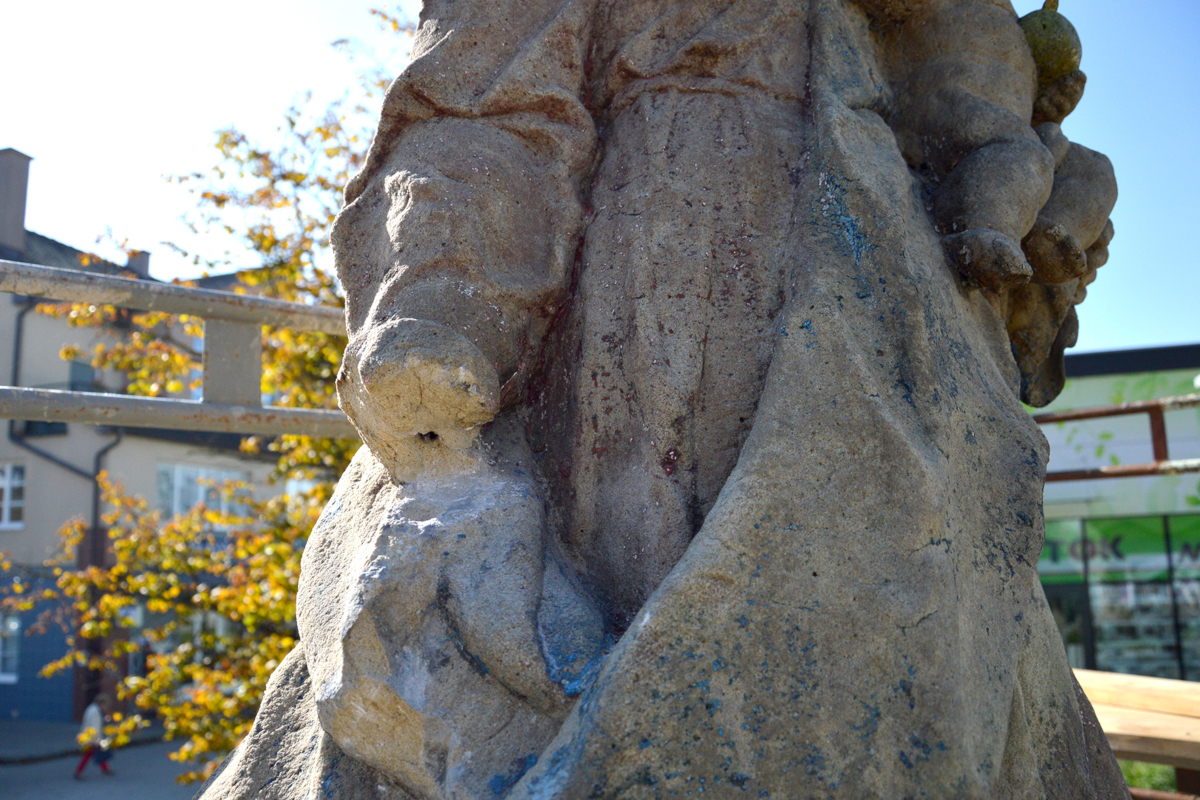 Priebeh reštaurovania, chýbajúca ruka Panny Márie